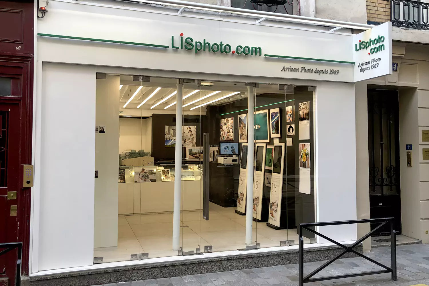 Façade magasin Lisphoto Paris Passy